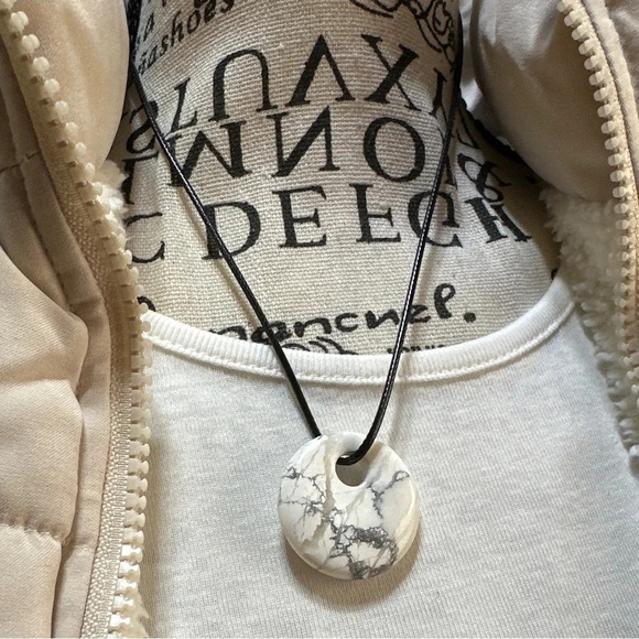 Howlite donut medallion worry stone black cord choker short necklace maximalist - Picture 1 of 5